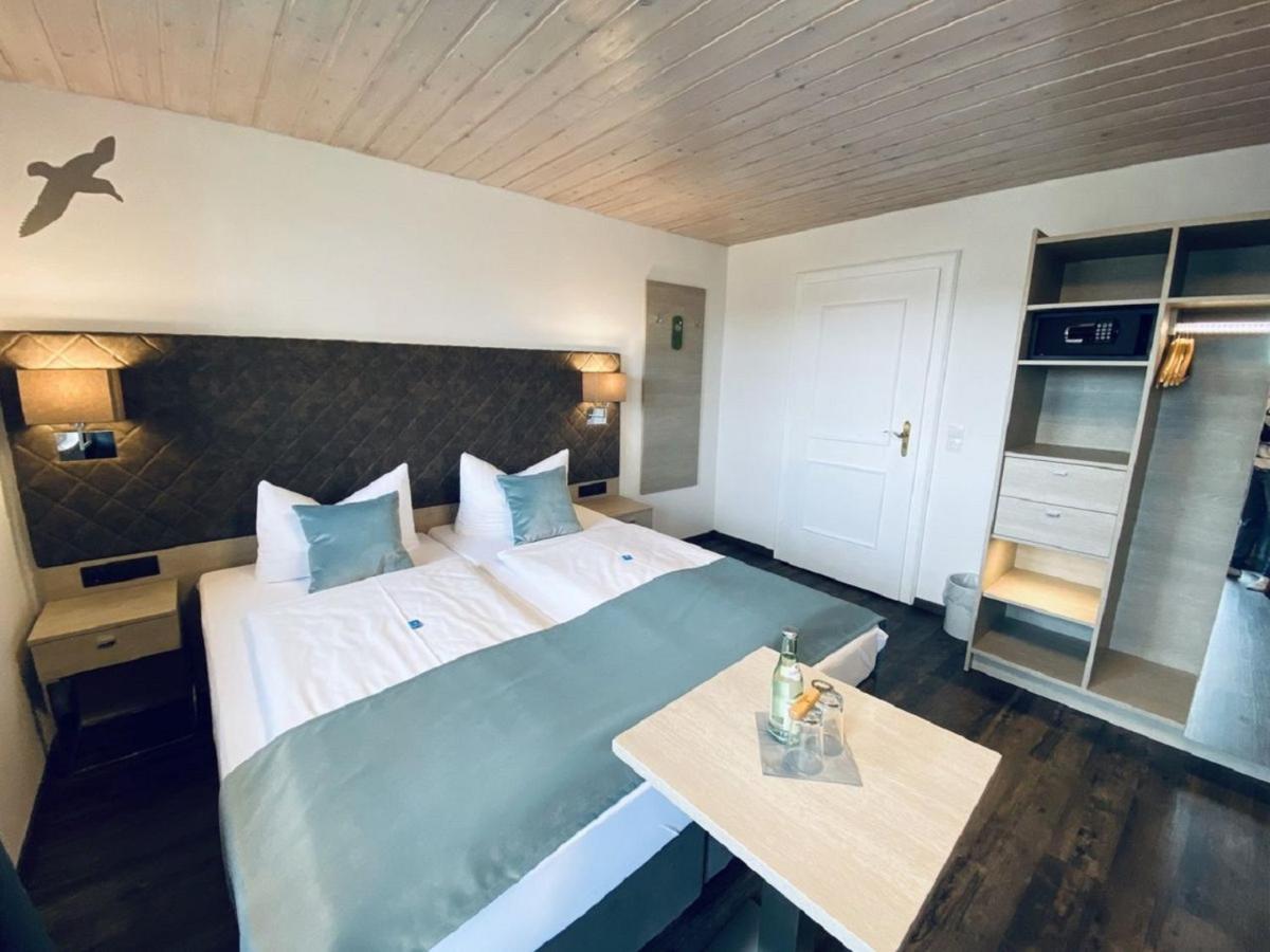 Hotel Garni Moewe Am See Прин-ам-Кимзее Экстерьер фото